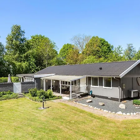 度假居 3 Bedroom Beautiful In 吉利勒杰